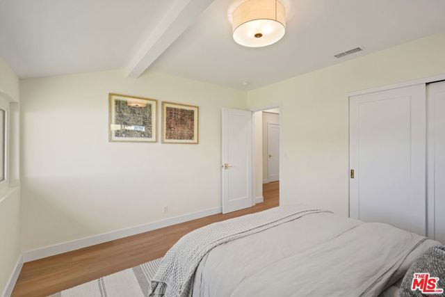 13111 Magnolia Boulevard, Sherman Oaks, CA 91423