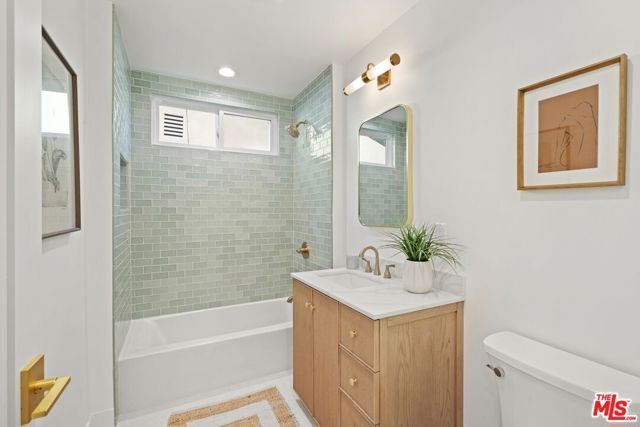 13111 Magnolia Boulevard, Sherman Oaks, CA 91423