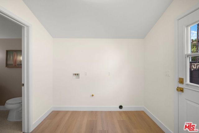 13111 Magnolia Boulevard, Sherman Oaks, CA 91423