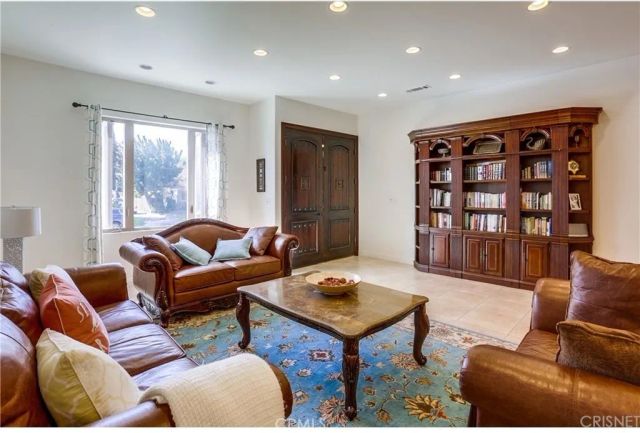 12525 Miranda Street, Valley Village, CA 91607