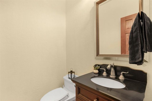 2906 NE Mesa Verde Rd, Lawton, OK 73507