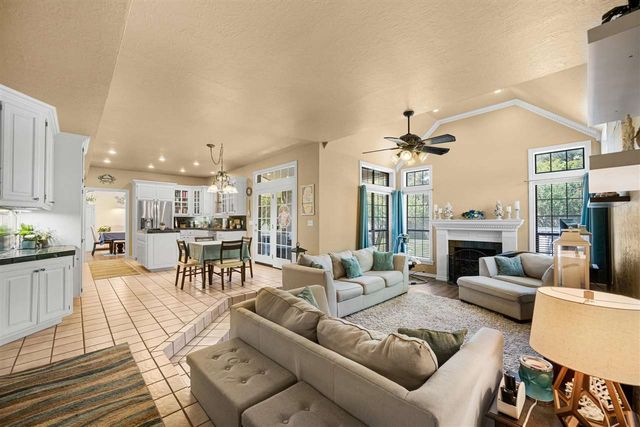 2906 NE Mesa Verde Rd, Lawton, OK 73507