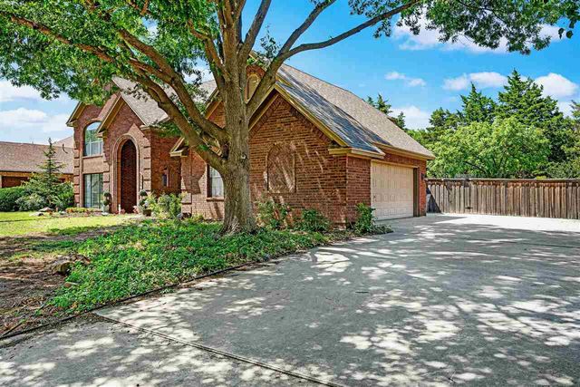 2906 NE Mesa Verde Rd, Lawton, OK 73507