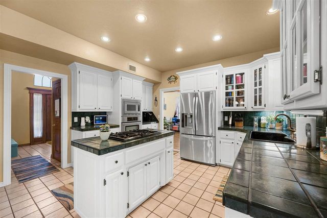 2906 NE Mesa Verde Rd, Lawton, OK 73507