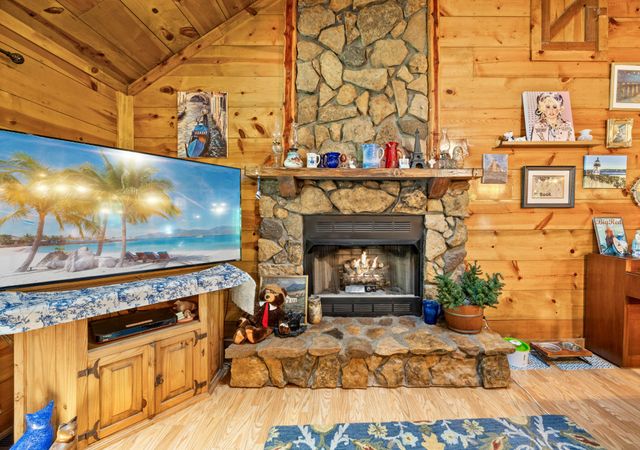 123 Hidden Trl, Dover, TN 37058