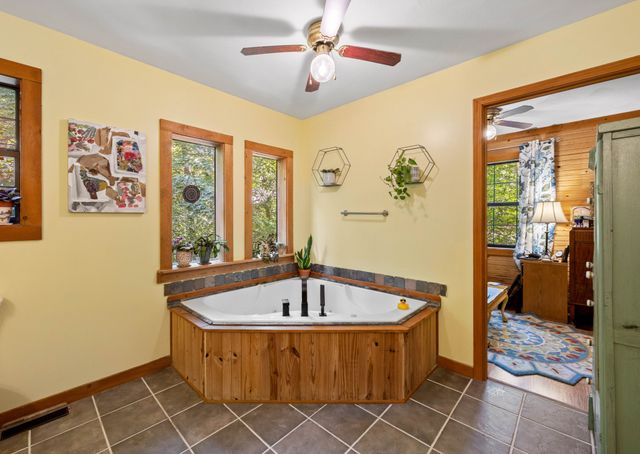 123 Hidden Trl, Dover, TN 37058