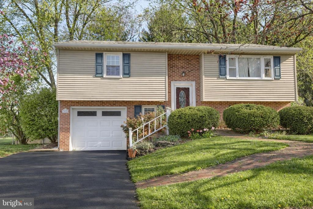 3505 CRANMERE LN, York, PA 17402