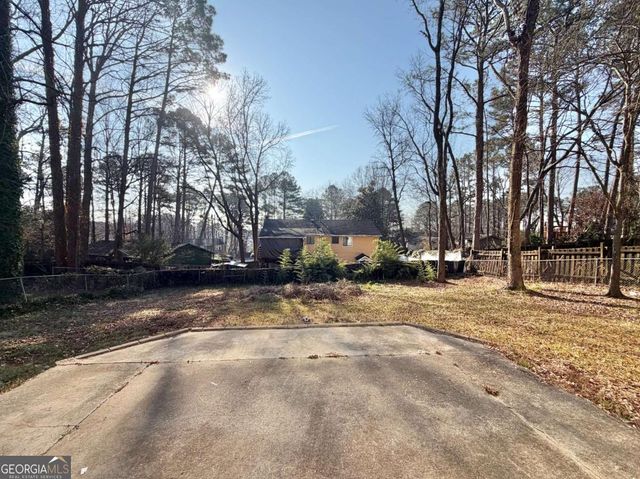 1201 Dickens Road NW, Lilburn, GA 30047