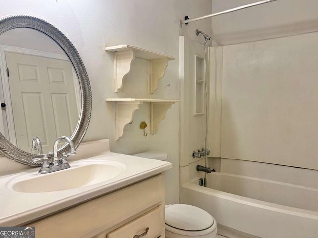 1201 Dickens Road NW, Lilburn, GA 30047