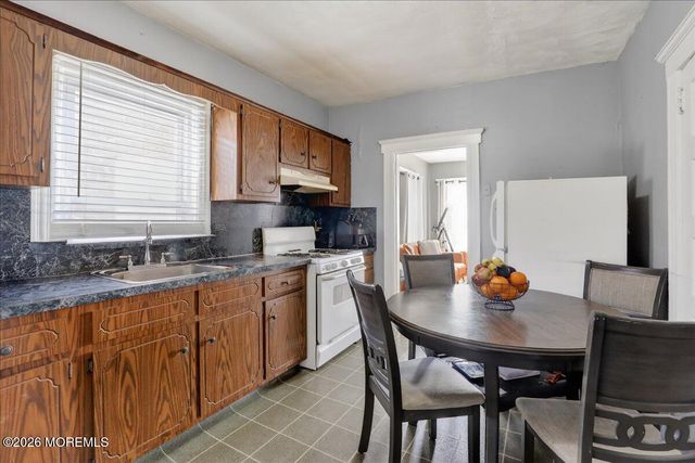 72 Pulaski Avenue, Carteret, NJ 07008