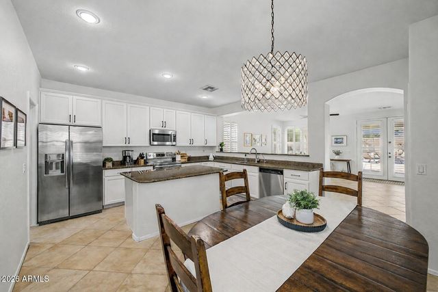 1718 E IRIS Drive, Chandler, AZ 85286