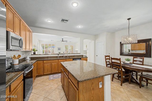 1718 E IRIS Drive, Chandler, AZ 85286