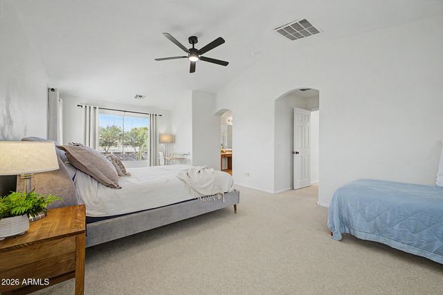 1718 E IRIS Drive, Chandler, AZ 85286