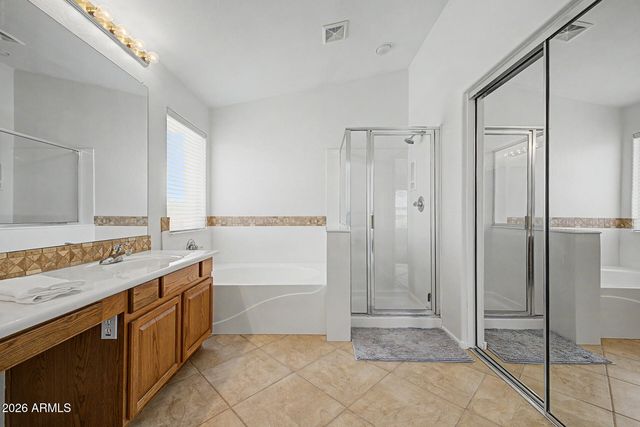 1718 E IRIS Drive, Chandler, AZ 85286