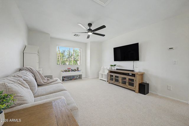 1718 E IRIS Drive, Chandler, AZ 85286