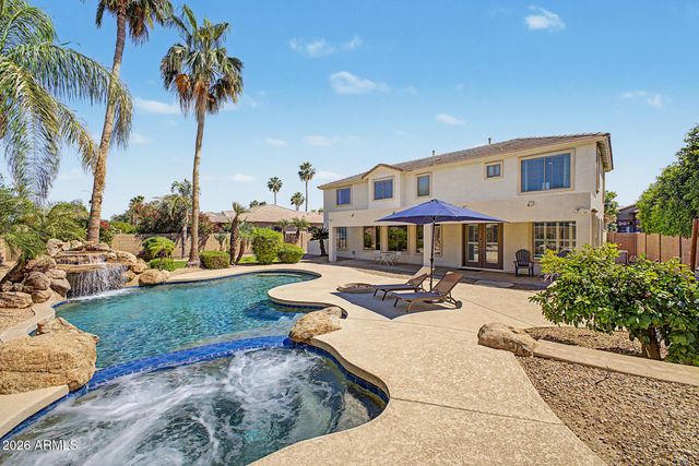 1718 E IRIS Drive, Chandler, AZ 85286