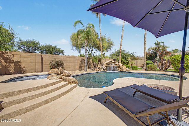 1718 E IRIS Drive, Chandler, AZ 85286