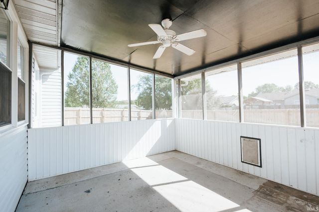 5066 Arches Drive, Newburgh, IN 47630