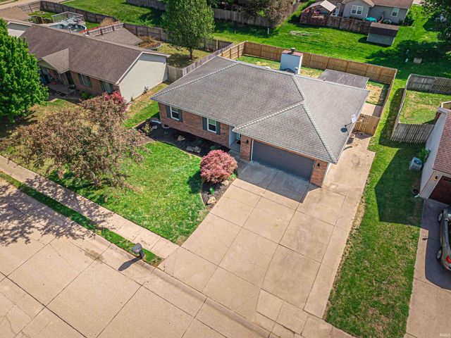 5066 Arches Drive, Newburgh, IN 47630