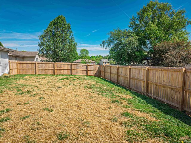 5066 Arches Drive, Newburgh, IN 47630