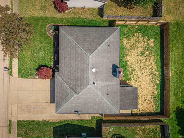 5066 Arches Drive, Newburgh, IN 47630