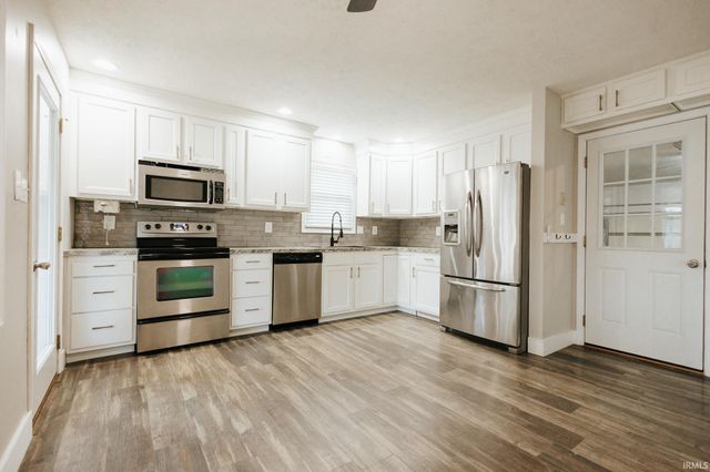 5066 Arches Drive, Newburgh, IN 47630