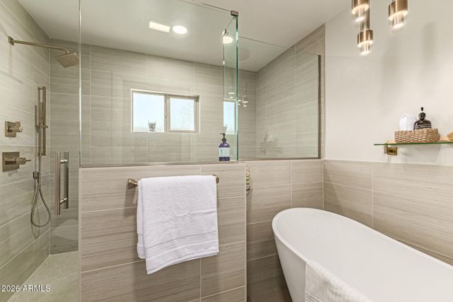 2901 E LAS ROCAS Drive, Phoenix, AZ 85028