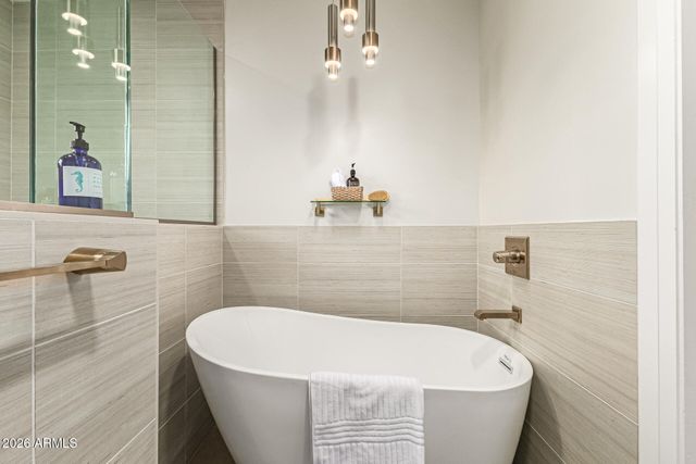 2901 E LAS ROCAS Drive, Phoenix, AZ 85028