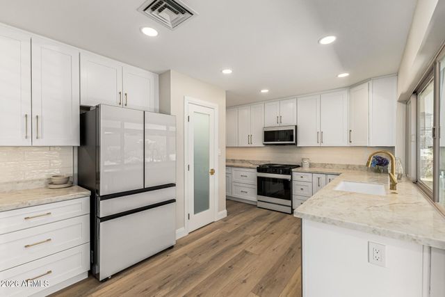 2901 E LAS ROCAS Drive, Phoenix, AZ 85028