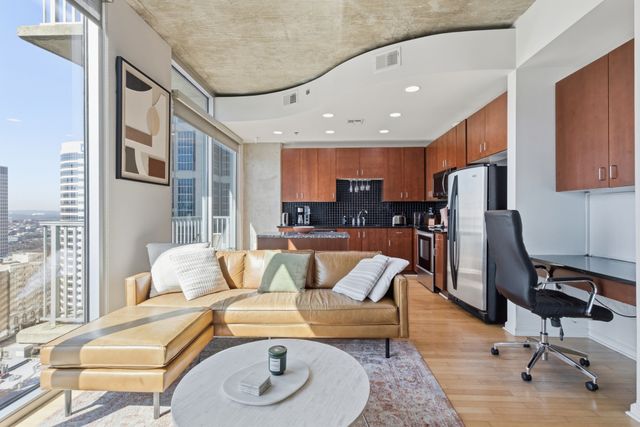 415 Church St Apt 1306, Nashville, TN 37219
