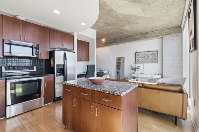 415 Church St Apt 1306, Nashville, TN 37219