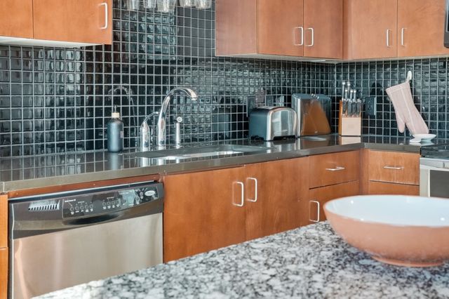 415 Church St Apt 1306, Nashville, TN 37219
