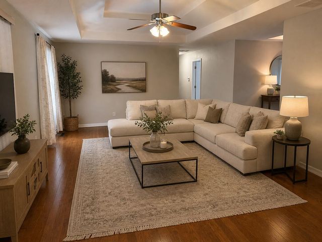 2722 S Meadowlark Avenue, Springfield, MO 65807