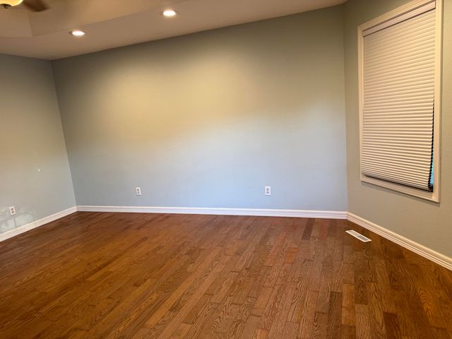 2722 S Meadowlark Avenue, Springfield, MO 65807