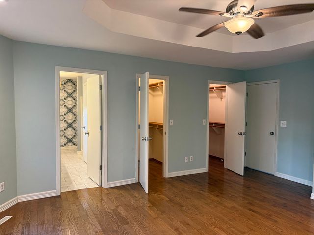 2722 S Meadowlark Avenue, Springfield, MO 65807