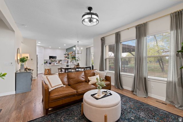 9877 N OXFORD CT, Highland, UT 84003