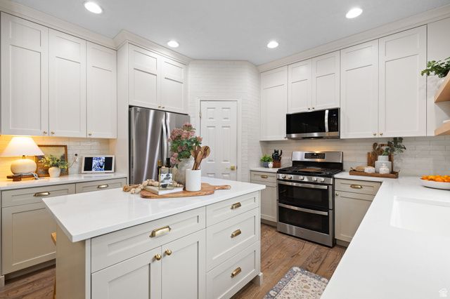 9877 N OXFORD CT, Highland, UT 84003