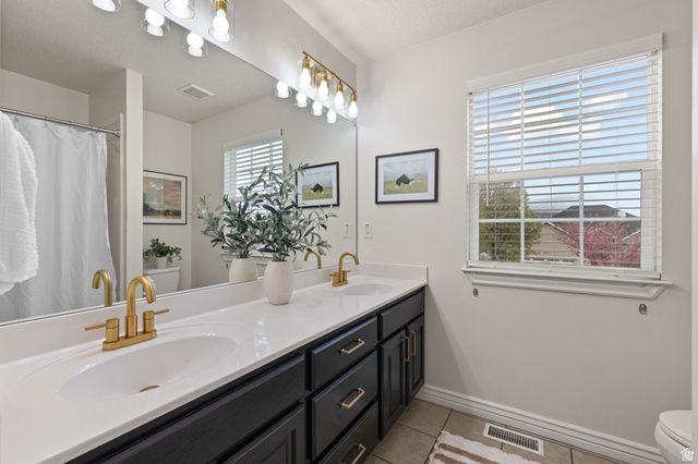 9877 N OXFORD CT, Highland, UT 84003