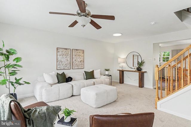 264 COUNTRY RIDGE DR, Red Lion, PA 17356