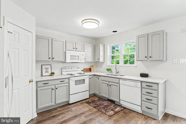 264 COUNTRY RIDGE DR, Red Lion, PA 17356