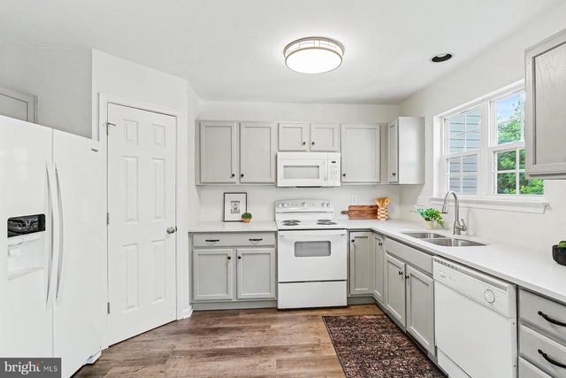 264 COUNTRY RIDGE DR, Red Lion, PA 17356