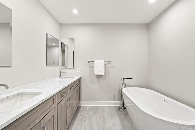 3 Willada Lane, Glen Cove, NY 11542