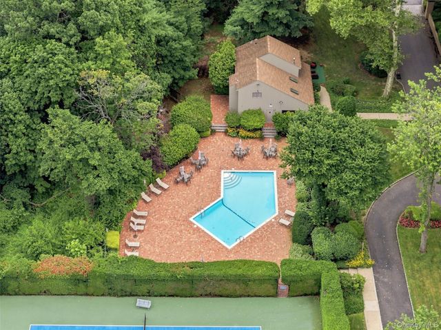 3 Willada Lane, Glen Cove, NY 11542