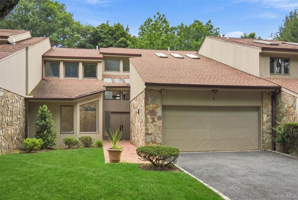 3 Willada Lane, Glen Cove, NY 11542