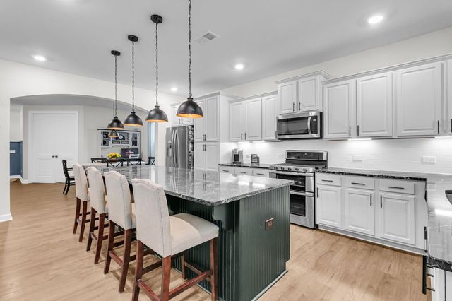 1084 Magnolia Warbler Way, Ravenel, SC 29470