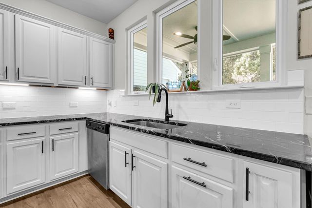 1084 Magnolia Warbler Way, Ravenel, SC 29470