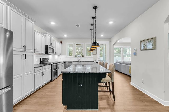 1084 Magnolia Warbler Way, Ravenel, SC 29470