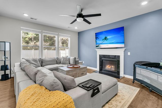 1084 Magnolia Warbler Way, Ravenel, SC 29470