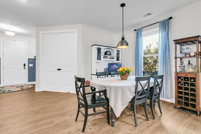 1084 Magnolia Warbler Way, Ravenel, SC 29470