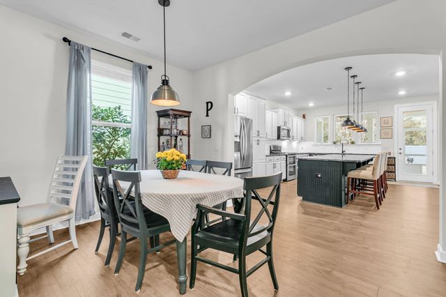 1084 Magnolia Warbler Way, Ravenel, SC 29470